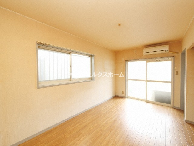 隆起ハイツの居間・リビング