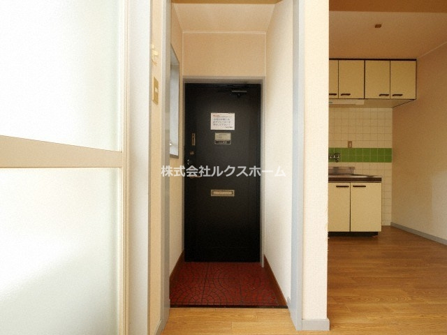 隆起ハイツの玄関