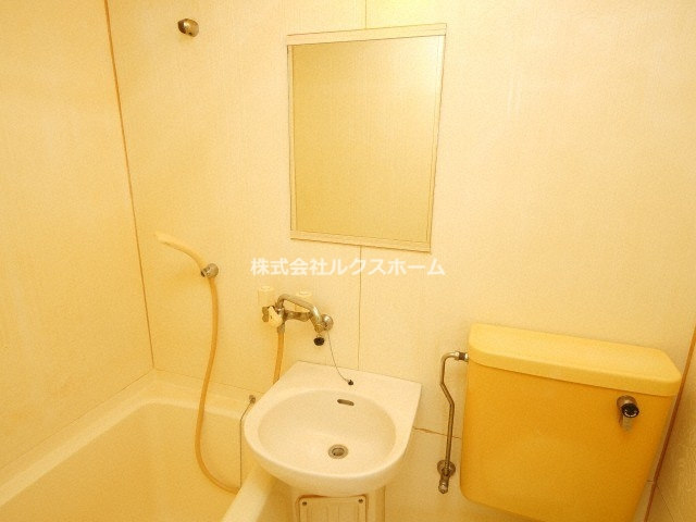 隆起ハイツの洗面所