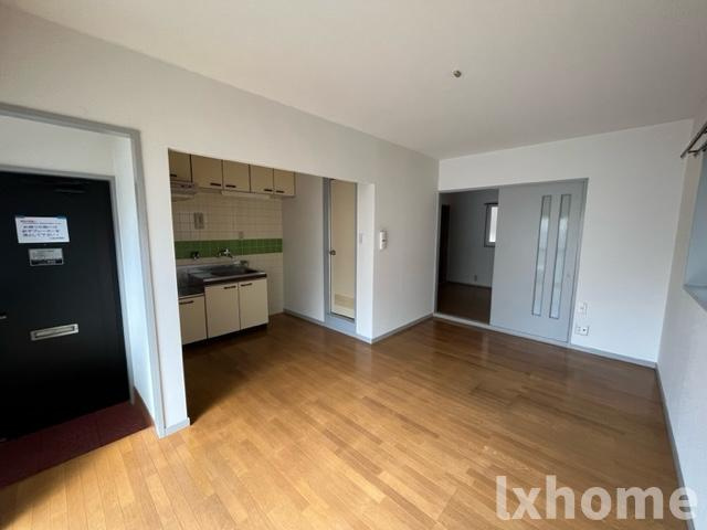 隆起ハイツの居間・リビング|おしゃれな居間です