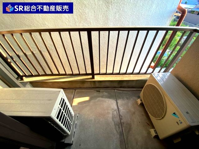 菱江5丁目中古戸建のバルコニー|弊社は住宅ローンに自信がございます。
お客様にあった銀行をご紹介いたします。
お悩みの方は弊社までお気軽に
ご相談下さいませ。
