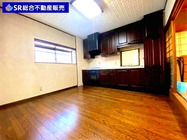 菱江5丁目中古戸建の居間・リビング|ご家族でゆったりくつろげる空間です！（インテリアはAIイメージ）