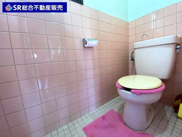 菱江5丁目中古戸建のトイレ|弊社は、工務店と関係強化を徹底し、世界情勢やナフサショックの影響を受けずに材料確保を行い、納期も遅れることがございませんので、心配ご無用です！お気軽にご相談下さい。