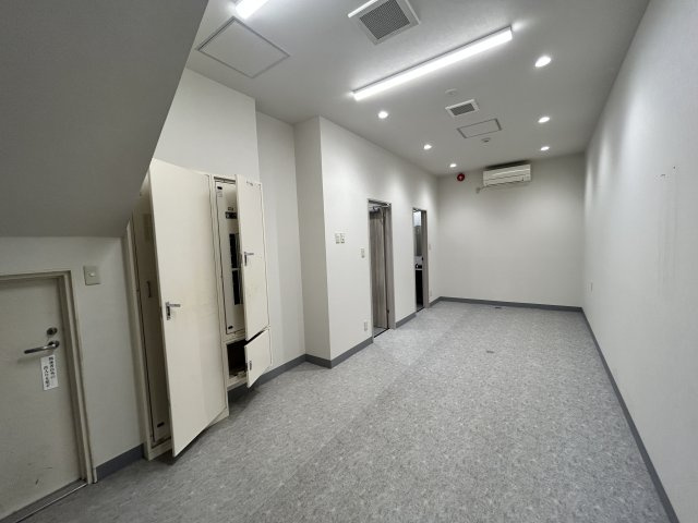 仙川ビルのロビー