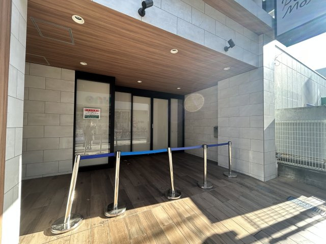 仙川ビル(一括貸し)のエントランス