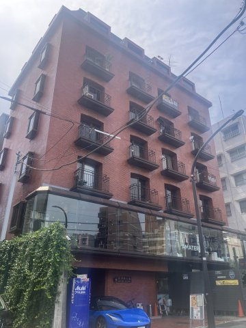 五月女ビルの外観