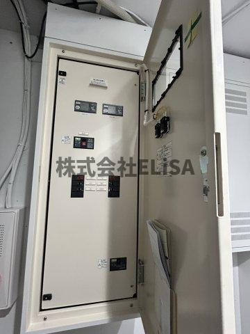 六本木三幸ビルの玄関