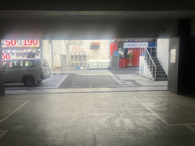 第５東ビルの駐車場