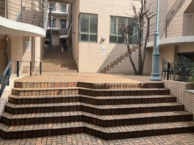 アロープラザ原宿の駐車場
