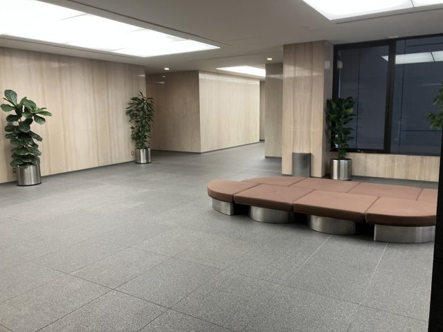祐真ビル本館のロビー