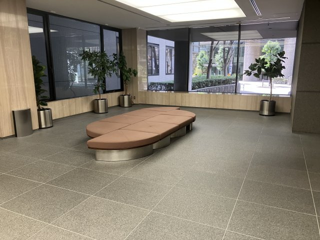 祐真ビル本館のロビー