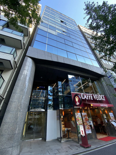 長友ランディックビルの外観