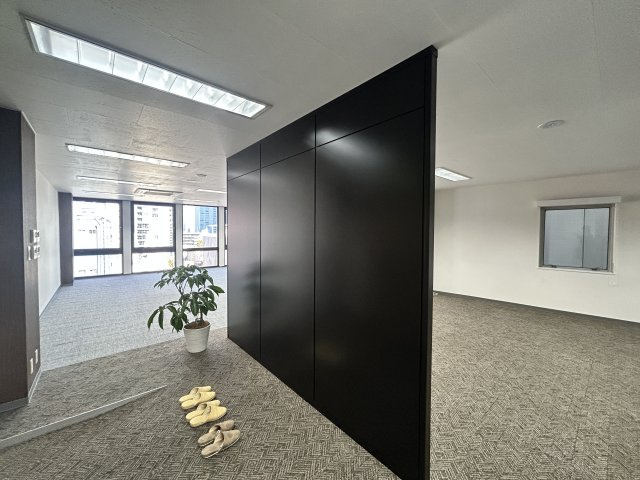 ほうらいやビルのロビー