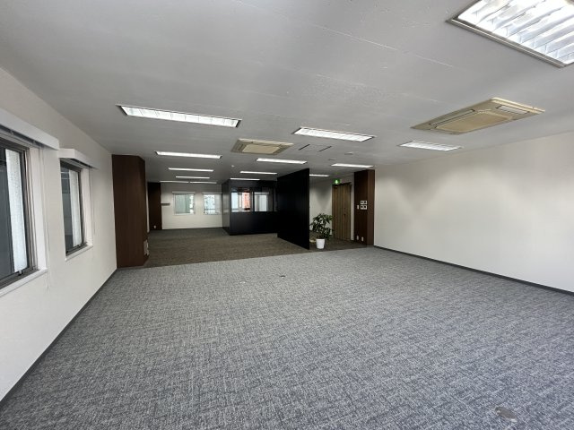 ほうらいやビルのロビー