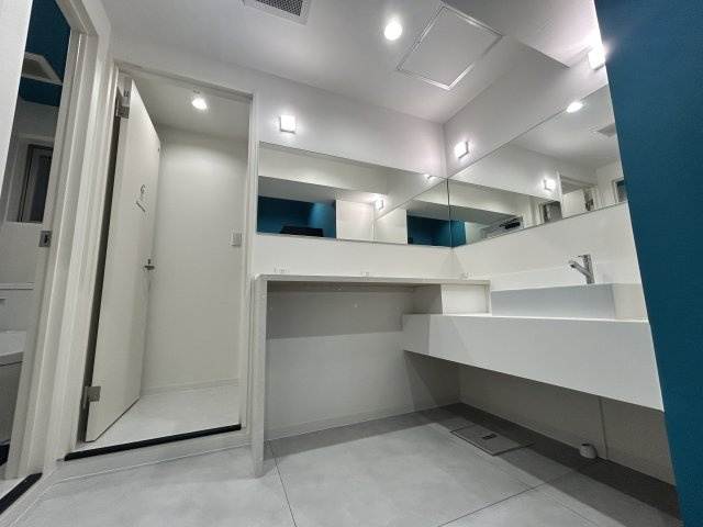 十番コアビルのロビー