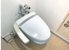 三軒茶屋堀商ビルのトイレ