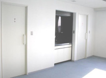 三軒茶屋堀商ビルの居間・リビング