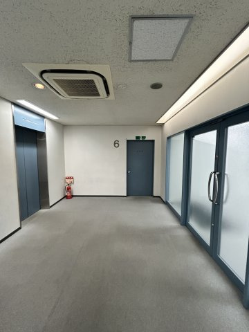 大河内ビルのロビー