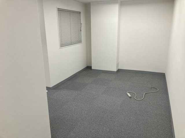 クレール麹町の玄関