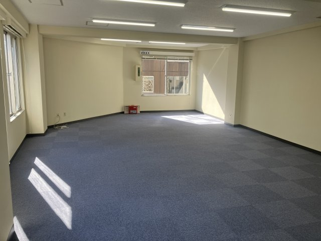 冨高ビルのロビー