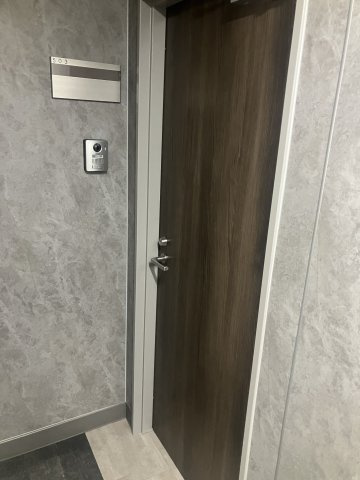 第１井上ビルの玄関