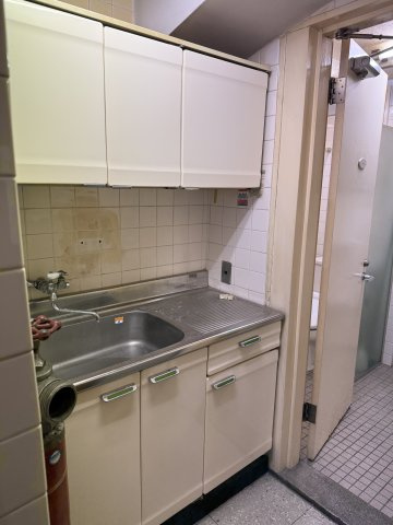 東亜ビルのキッチン|別フロア参考図