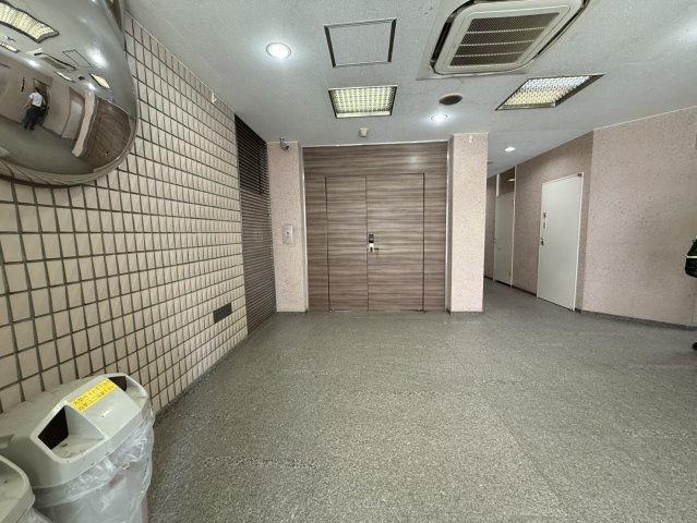 代々木センタービル　101のロビー