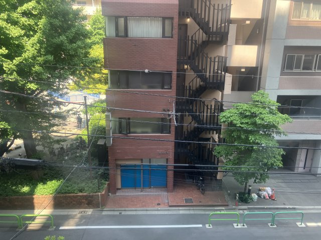 レ・ジェイドクロス千代田神保町のエントランス