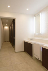 青葉六本木ビルの内装