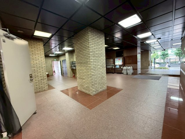 サンポウ池袋ビル　102のロビー