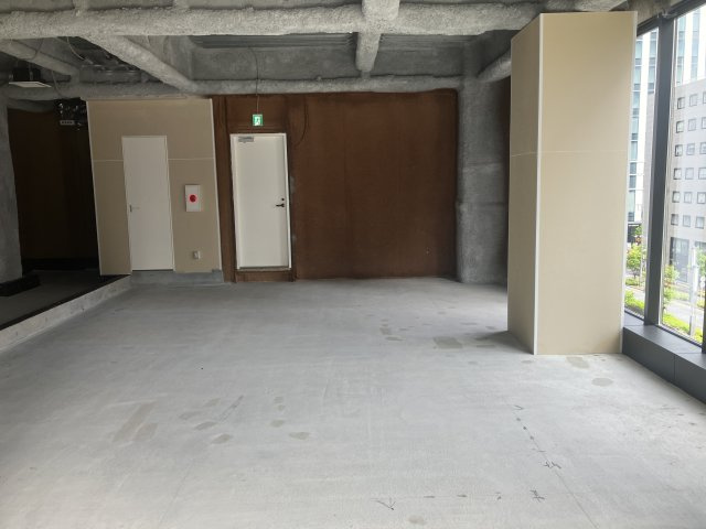 愛場新橋タワーの駐車場