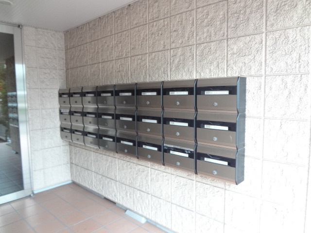 ヴァン・クレールのエントランス|★メールＢＯＸ★