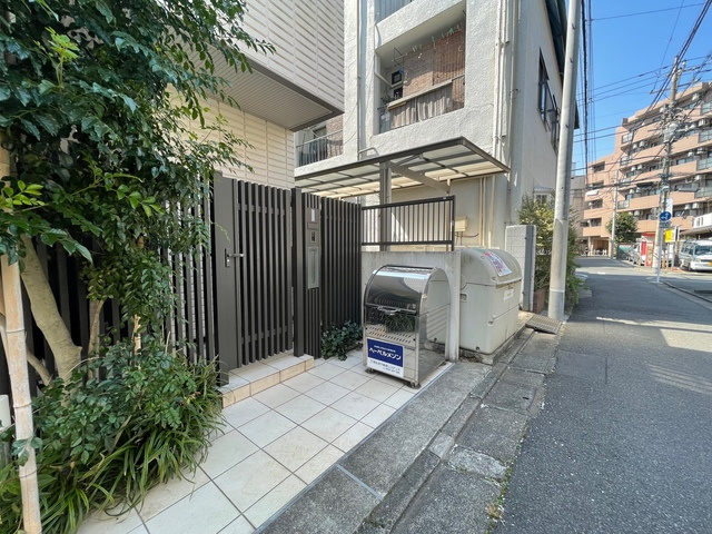 ルミエール学芸大学のその他共用部分|★敷地内ゴミストッカー★
