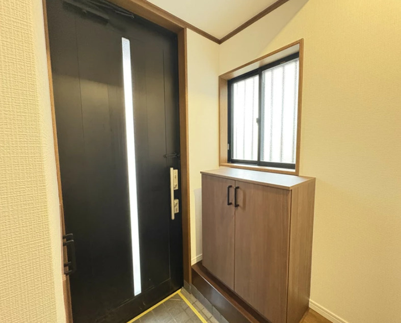 朝霞市幸町一丁目戸建の玄関|シンプルで使いやすい玄関です