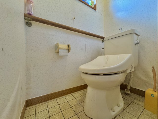 鉾田市安塚中古戸建のトイレ