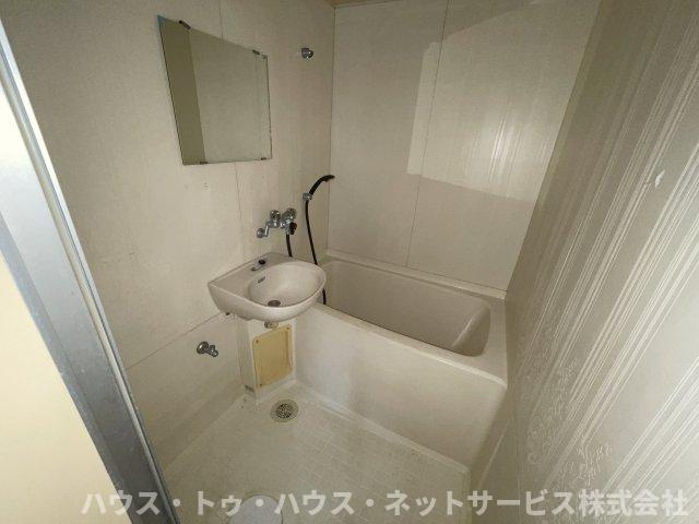 流山市野々下平屋の浴室