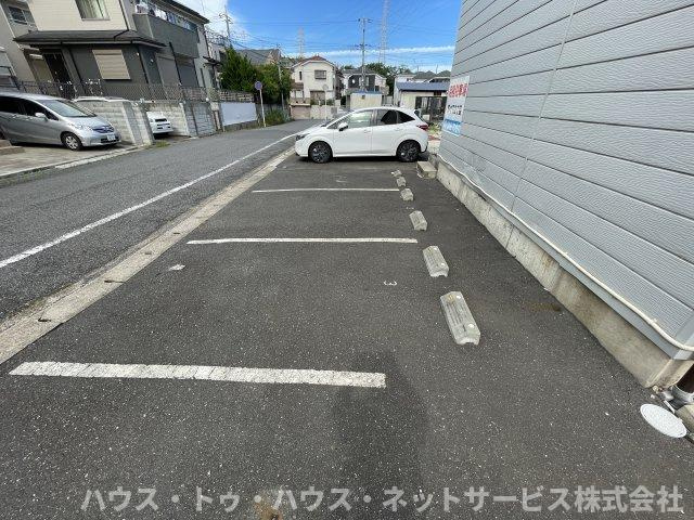 流山市野々下平屋の駐車場