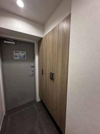 セレナハイム八千代中央の玄関|収納もある玄関です