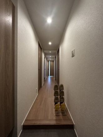 セレナハイム八千代中央の玄関|玄関から見た内装です