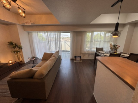 グランドメゾン朝比奈の居間・リビング|おしゃれなリビングです