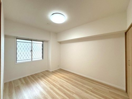 メイツ川越の洋室|落ち着いた色調の洋室です