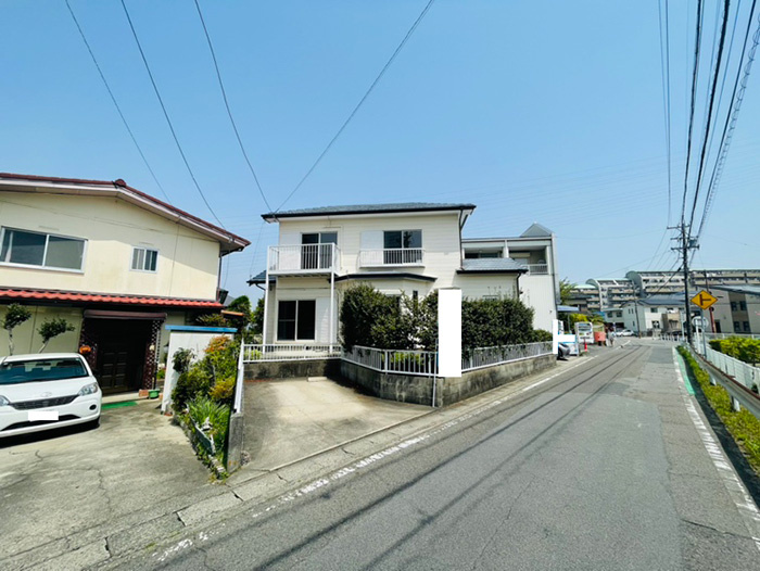 【仲介手数料無料／豊田市】豊田市平山町1丁目　中古戸建の前面道路含む現地写真