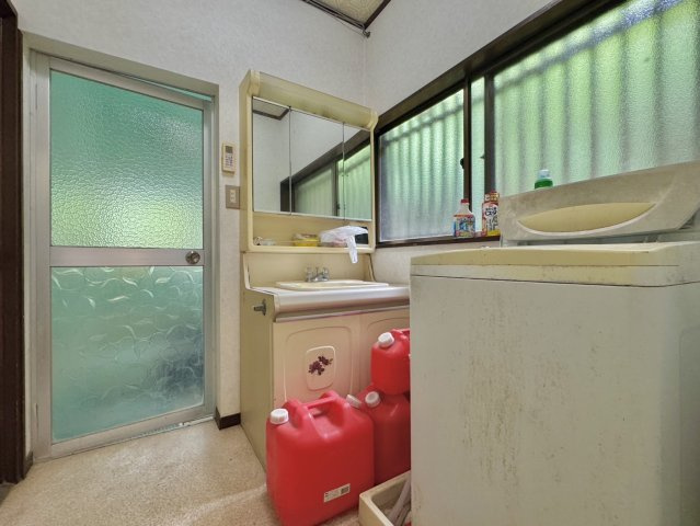 龍ヶ崎市塗戸町中古戸建の洗面所