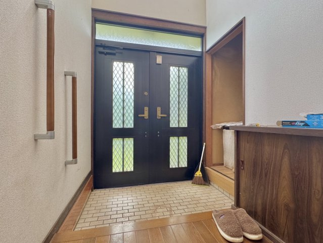 龍ヶ崎市塗戸町中古戸建の玄関