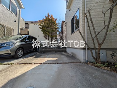 【駐車場】 | 下高井戸戸建-普通借家2年-