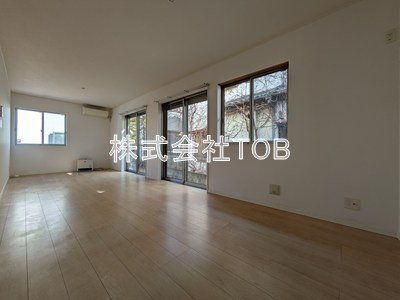 【居間・リビング】 | 下高井戸戸建-普通借家2年- | 15.7帖