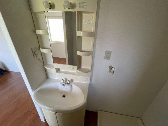 グランディール織戸の洗面所