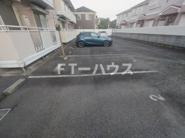 トゥインクル谷津の駐車場