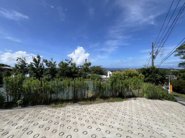 オーシャンビュー！敷地面積約101坪の眺望良好建築条件なしの広大な売地の外観