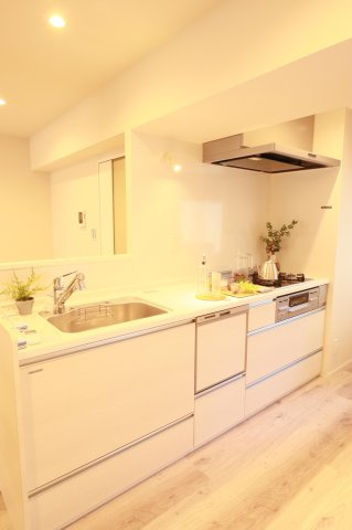 【キッチン】 | スワローハイツ山荘通 | キッチンは食洗機つきなので、忙しい朝もサッと片づけできていつでもキレイなキッチンをキープできます